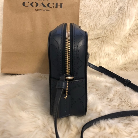 Coach sling in Navy Blue - Picture 5 of 7